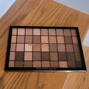 NEW Revolution Eyeshadow Palette 45 Colors Ultimate Nudes